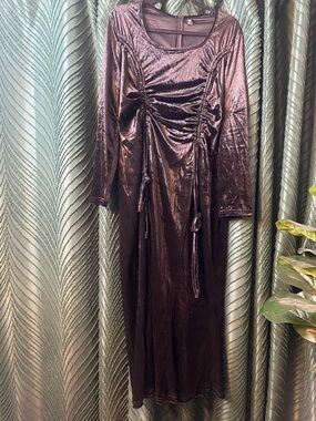 Velvet Long Sleeve Ruched Midi Dress - Black crushed velvet